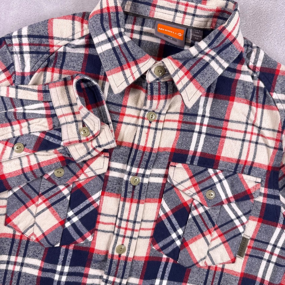 Merrell Mens Plaid Flannel Button Down Shirt Navy Red Cream Small 100% Cotton